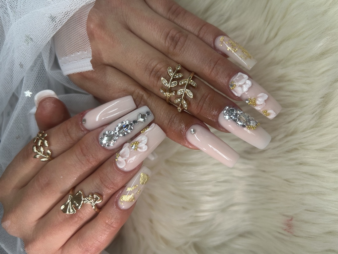Glamour Nageldesign mit Strass